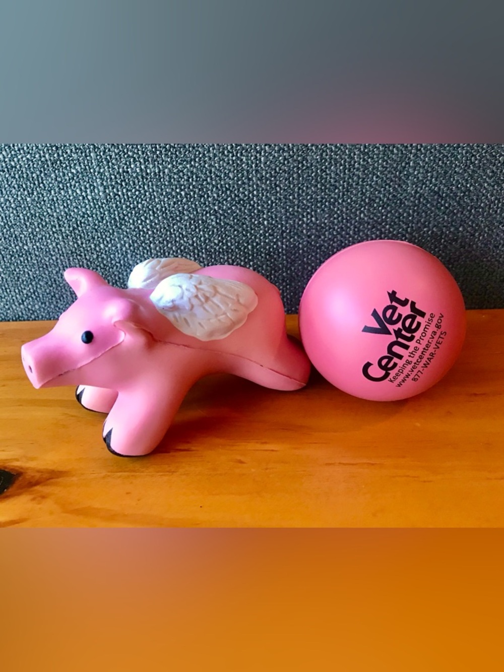 2/$10 Stress Ball Flying Pig Slow Rise Compression Anxiety Stress Relief Toys